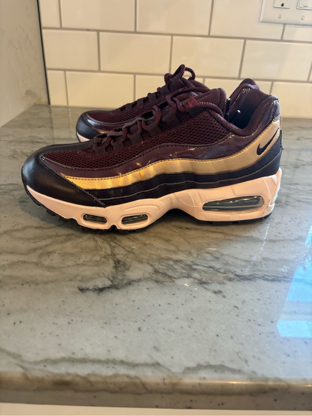 Nike Women’s Air Max 95 - Burgundy Crush size 7.5
